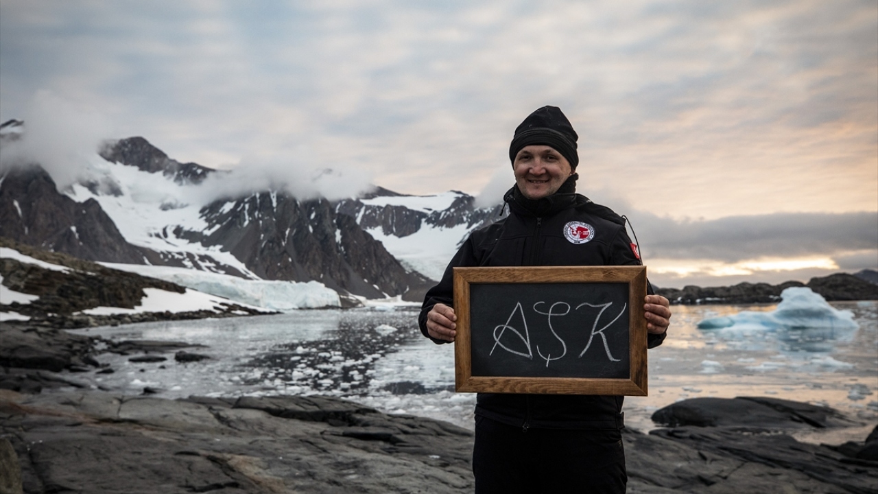 "Umarım Antarktika bilim insanları için aşka dönüşür"