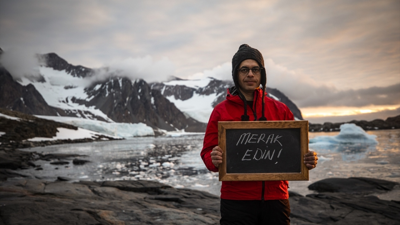 Deniz Biyoloğu Dr. Selahattin Ünsal Karhan ise çocuklar için "merak edin" mesajı verdi.