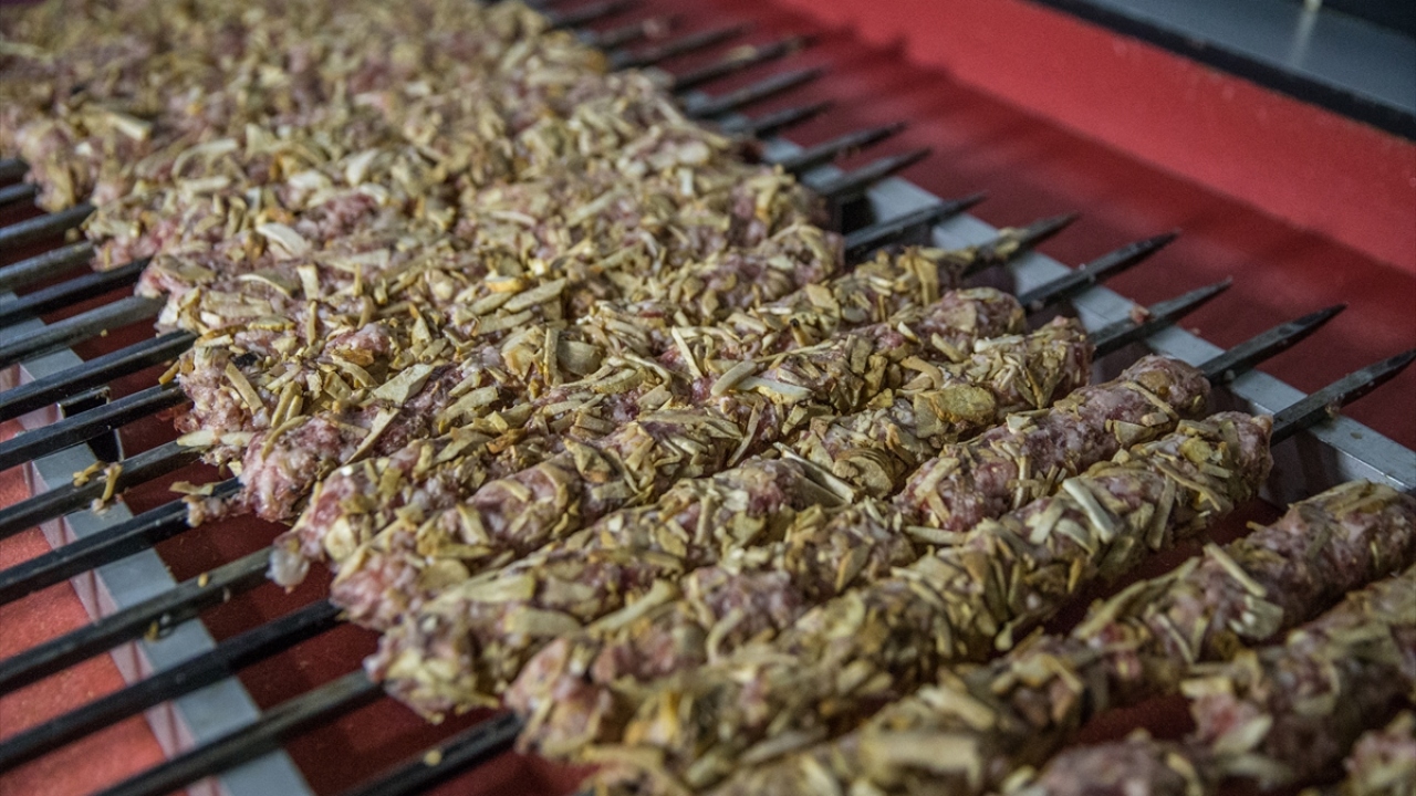 Keme kebabını herkesin yapamayacağına dikkati çeken Bayram, şunları kaydetti: