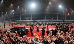 Kim Jong-un'a Pyongyang'da coşkulu karşılama