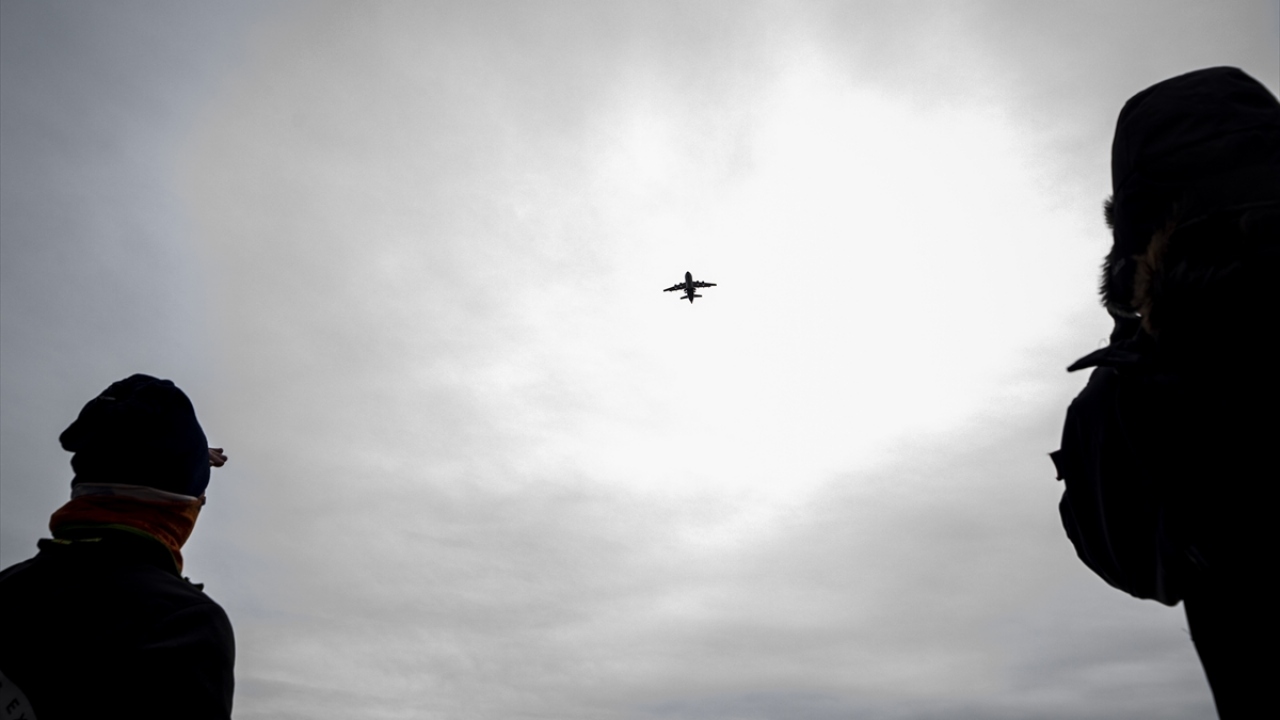 Sefer kapsamında beyaz kıtaya giden bilim insanları, Türkiye’den yaklaşık 14 bin kilometre uzaklıkta zorlu şartlarda çalışmalarını tamamladı. 