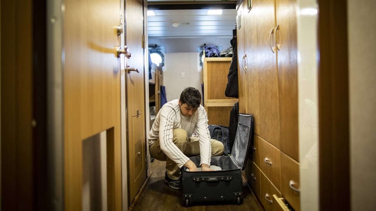 Fırtına nedeniyle gemiden çıkamadıkları günler oldu 