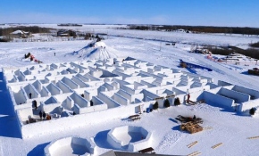 Dünyanın en büyük kar labirenti Kanada'da