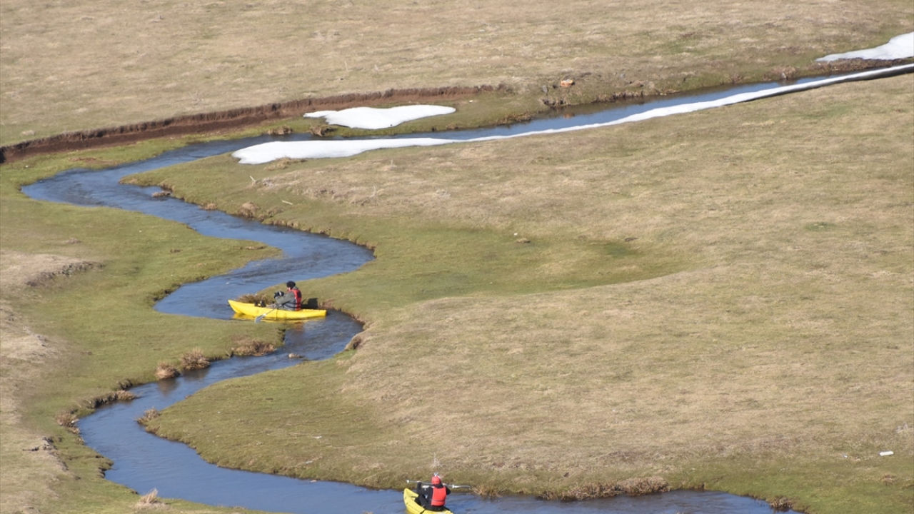 Ordu Kano Kulübü ve Doğada Yaşam Derneği Başkanı Mustafa Sarıkaya, menderesleri ile ünlü yaylada ilk defa karda kano yaptıklarını ve mendereslerde de kürek çektiklerini söyledi. 