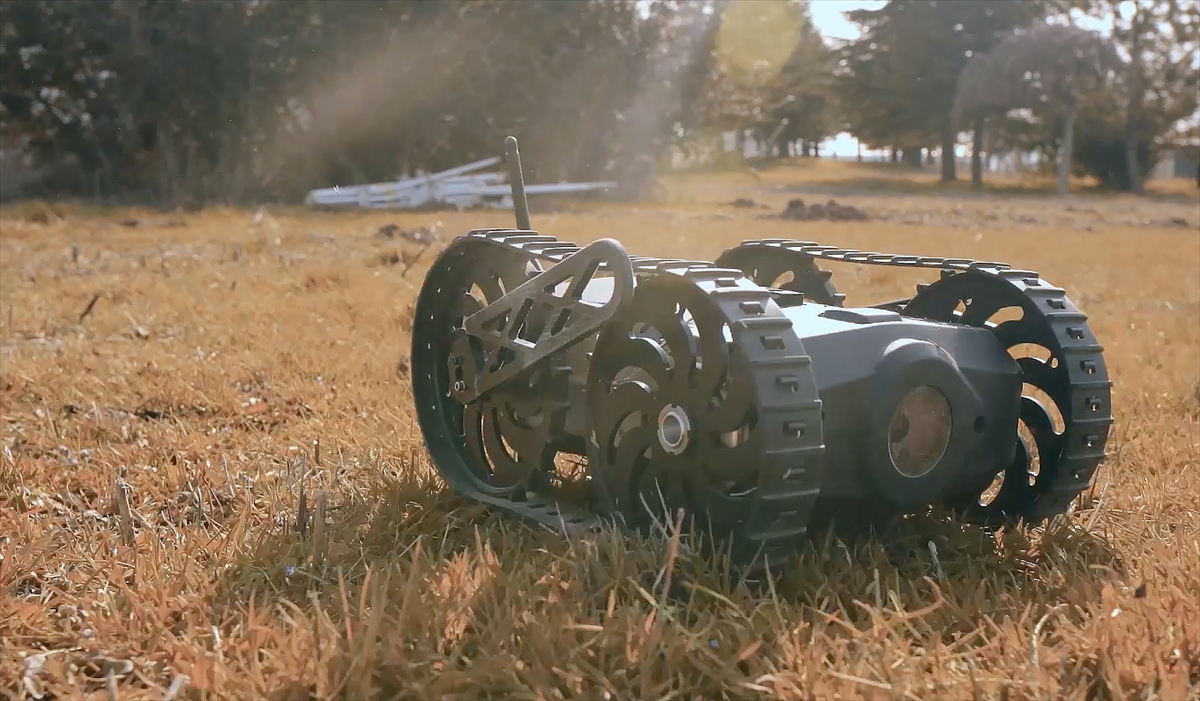 Hafif sınıf kategorisinde 1. Seviye Atılabilir İnsansız Kara Aracı olarak toprak yol, oyuk, mağara, bina içi oda ve benzeri ortamlarda keşif ve gözetleme yapabilen, atılabilir, 1 kilogramdan hafif, uzaktan kumandalı araçlar geliştirilmesi istendi.