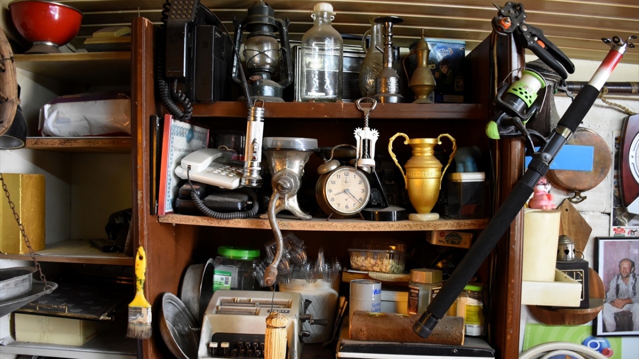 "Komşular kullanmadığı eski eşyaları getirip bırakıyorlar"