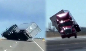 ABD'de şiddetli rüzgar: Seyir halindeki tırlar devrildi