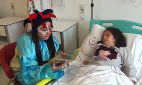 Hasta çocuklar masallarla moral buluyor