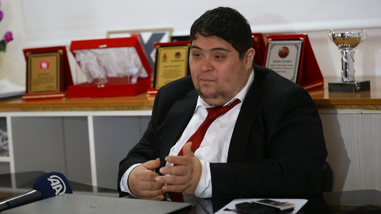 "Arkadaşlarımdan farklı olduğumu ilk kez 6. sınıftayken hissettim."