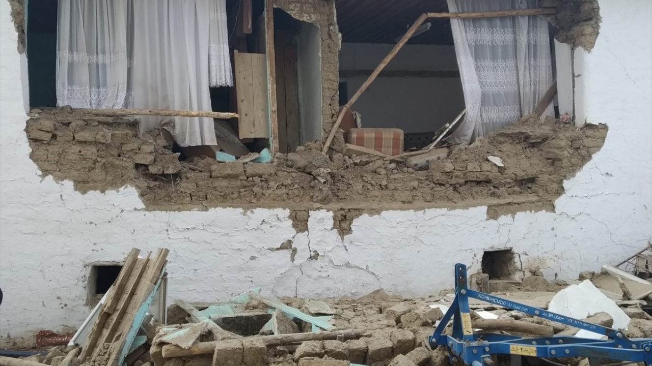 Acıpayam Kaymakamı Ali Şanlıer: Okulları boşalttırdık