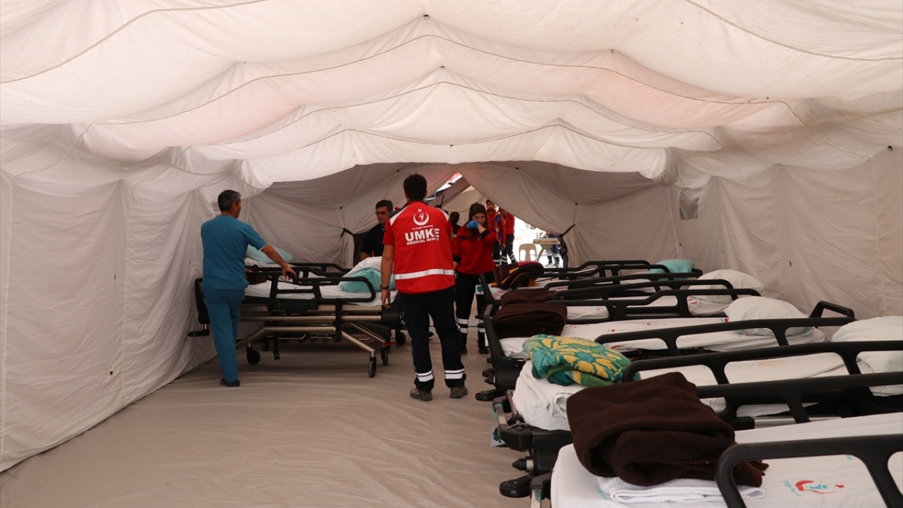 Bölgeye acil yardım malzemeleri gönderildi