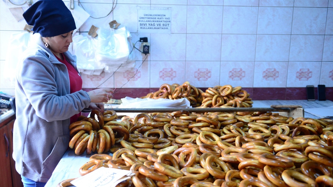 Hami Demir, simidin kendine özgü yoğurma teknikleri olduğuna işaret ederek, şunları söyledi: