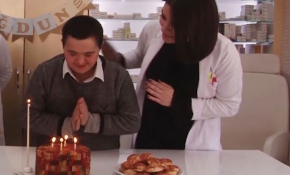 Eczanede çalışan down sendromlu Fatih için kutlama yapıldı