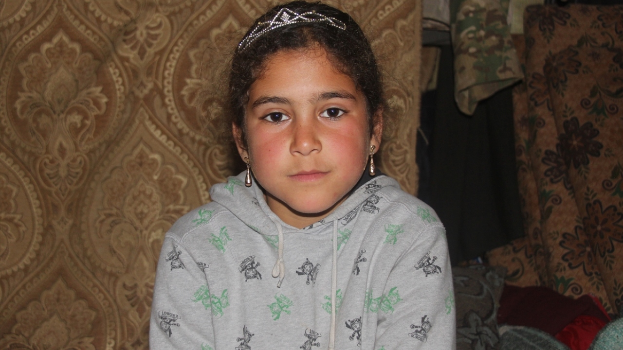 Bu durum en fazla çocukları olumsuz etkiliyor. Güneş ışığı, temiz hava, sosyal çevreden yoksun çocuklar, çeşitli fiziksel gerilikler ve ruhsal rahatsızlıklar yaşıyor. 