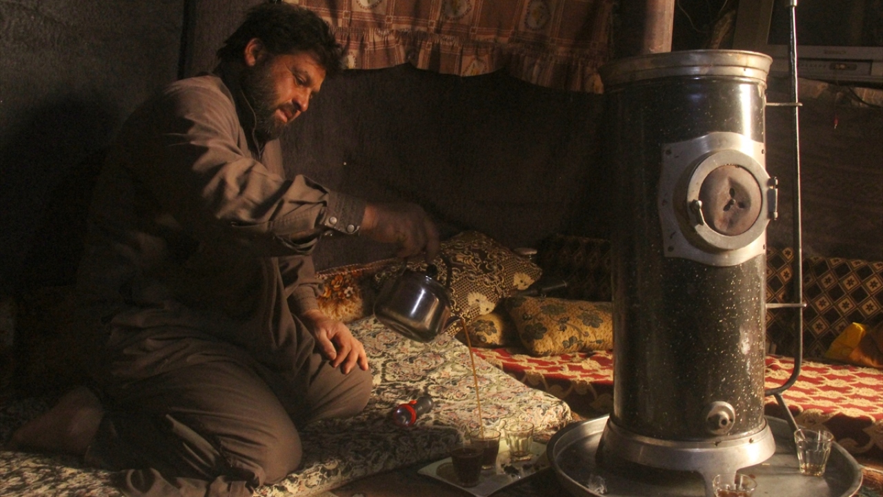 "Çocuklarımı ve ailemi korumak için mağara kazdım."