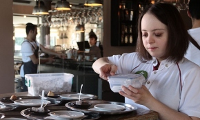 Down sendromlu Dilaranur çalışma azmiyle yaşamını değiştirdi