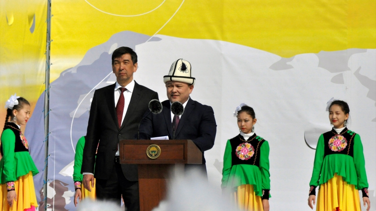 Kırgızistan Meclis Başkanı Dastanbek Cumabekov ve Bişkek Belediye Başkanı Aziz Surakmatov, yaptıkları konuşmalar ile Nevruz Bayramı`nı kutladı. 