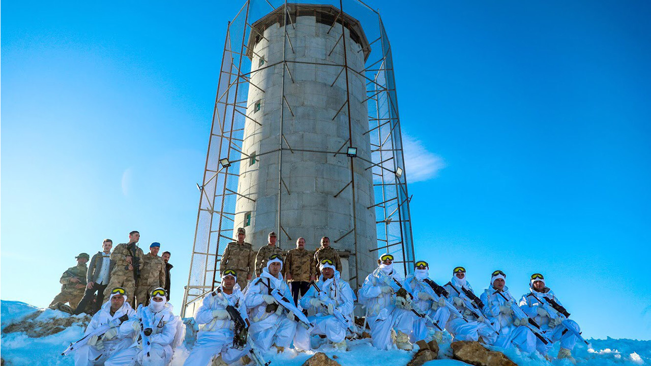 Terör örgütü PKK`ya yönelik son yıllarda başarılı operasyonlar gerçekleştiren güvenlik güçlerinin ihtiyaçlarını kolaylıkla karşılayabileceği yüksek güvenlikli yaşam alanlı güvenlik kuleleri oluşturulmaya başlandı.