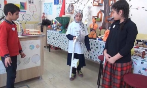 Muş'ta öğrenciler görme engelliler için özel baston yaptı