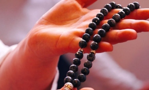 Bingöl'e düşen meteordan yapılan 150 bin liralık tespih