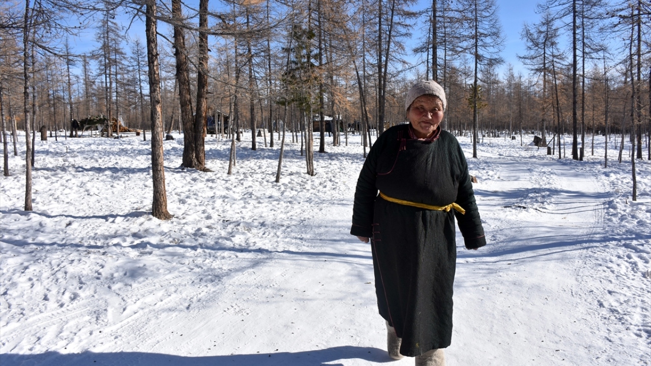 Duhalar, Moğolistan’ın en soğuk ve en dağlık bölgesi olan kuzeyde, Rusya sınırına yakın "tayga" adı verilen ormanlık alanda yaşıyor.