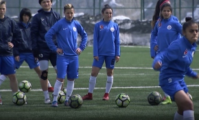 Türkiye'de tabuları yıkan kadın futbol takımı: Hakkarigücü