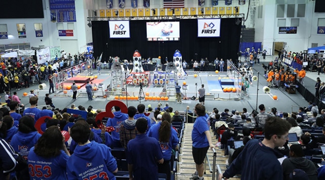 Türk liseleri New York'ta robot yarışmasında boy gösteriyor