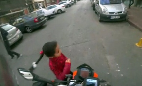 Küçük kız ezilmekten kıl payı kurtuldu