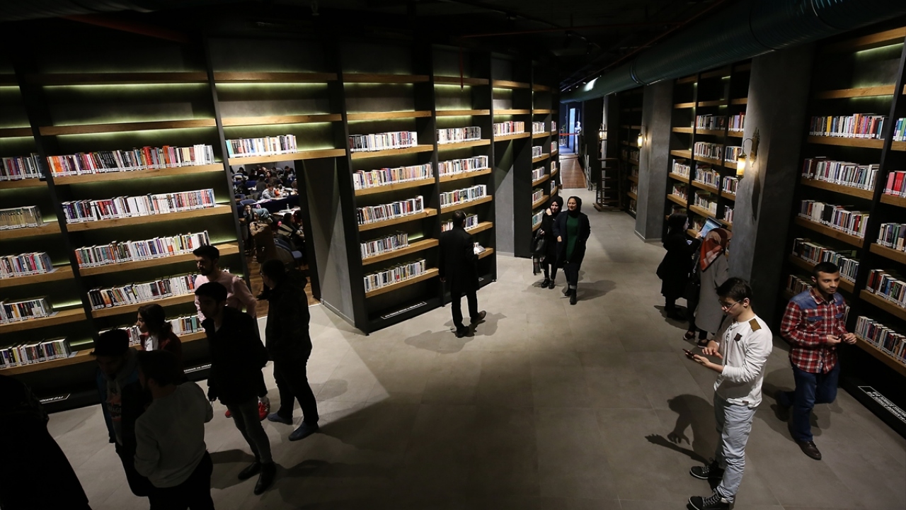"İstanbul`un en güzel kütüphanelerinden birisi oldu."