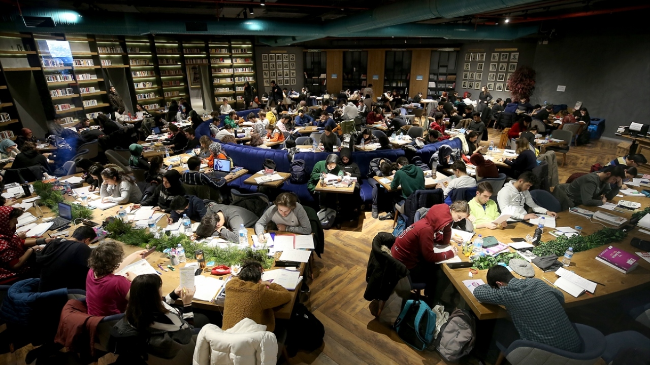 "Burası 24 saat açık bir kütüphane."