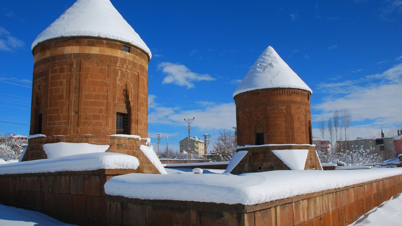 Tarihi ve doğal zenginliğini huzur ortamıyla fırsata dönüştürmek isteyen ilçe, gelecek sezon turizmde ön plana çıkmaya hazırlanıyor.