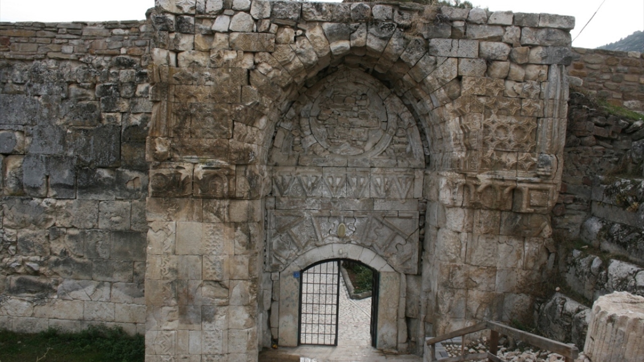 Açılış yarın cuma namazında 