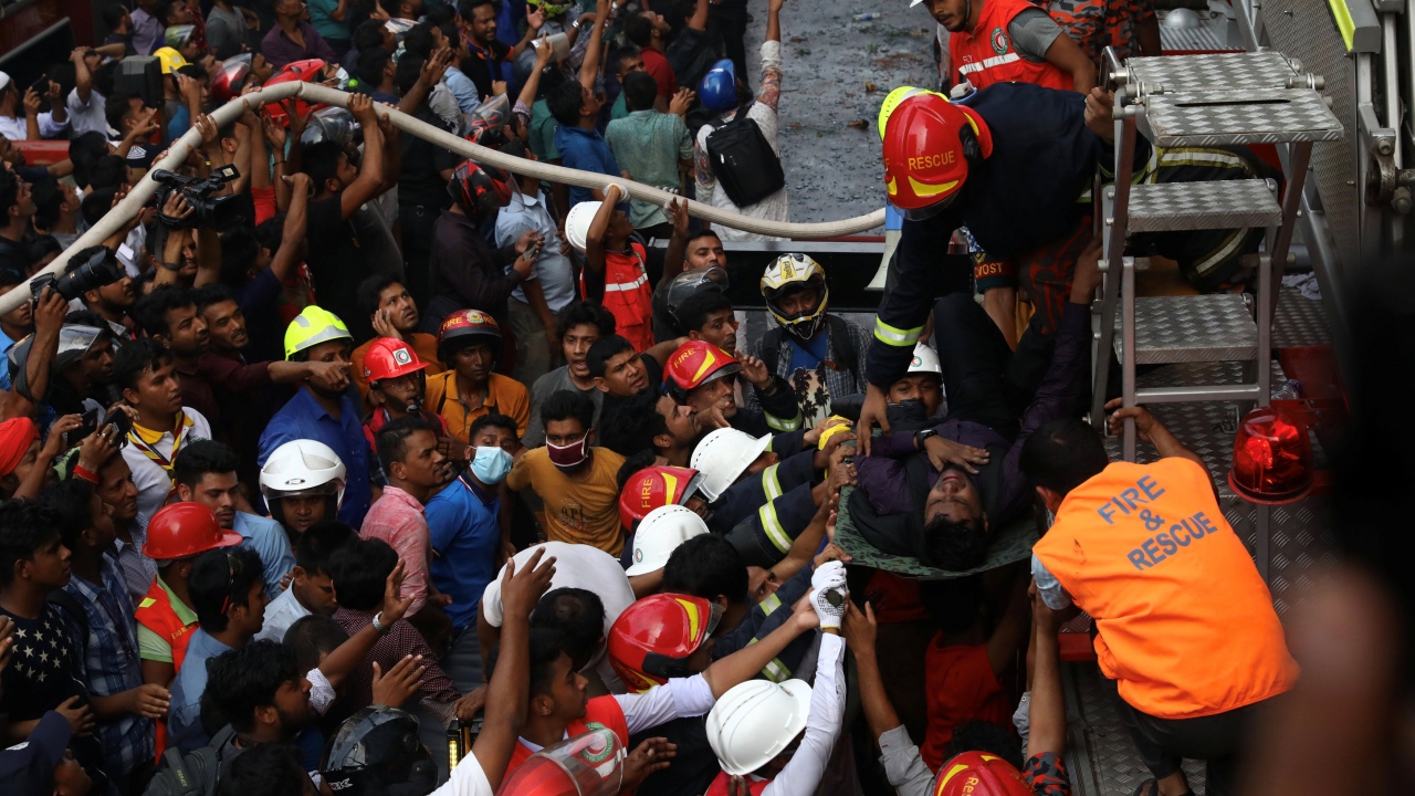 Ülkede güvenlik önlemlerinin gevşekliği ve yapıların içinde bulunduğu olumsuz koşullar nedeniyle bina yangınlarına sıklıkla rastlanıyor. 