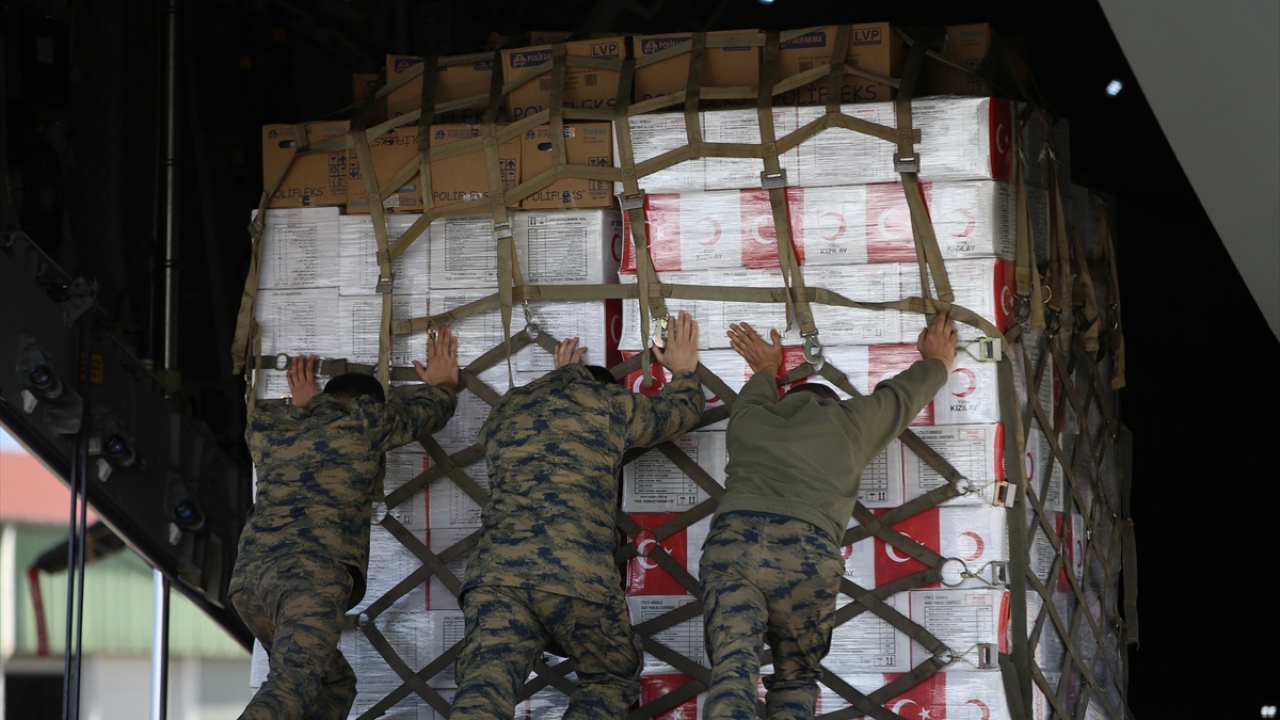 "Kasabaya ulaşan ilk yardım bizim ekiplerimizden olmuş."