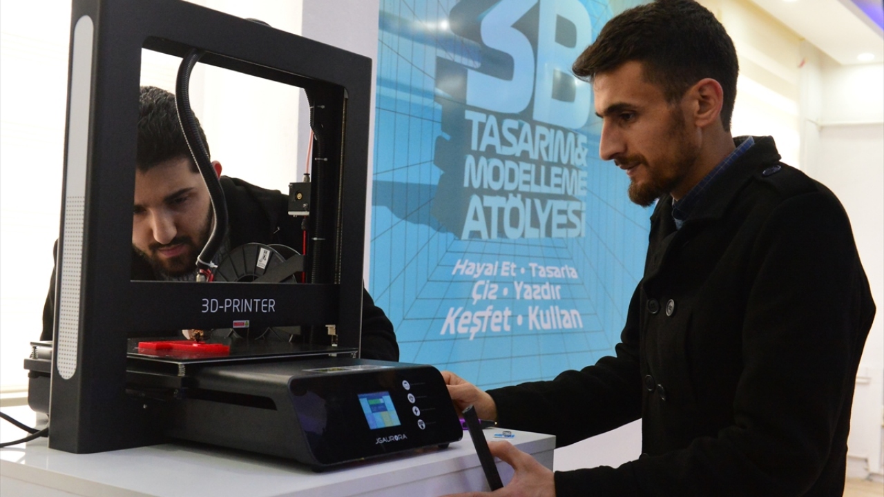 Lise ikinci sınıf öğrencisi Hüseyin Yıldız ise merkezde çalışmaya başladığı için sevinçli olduğunu söyledi.