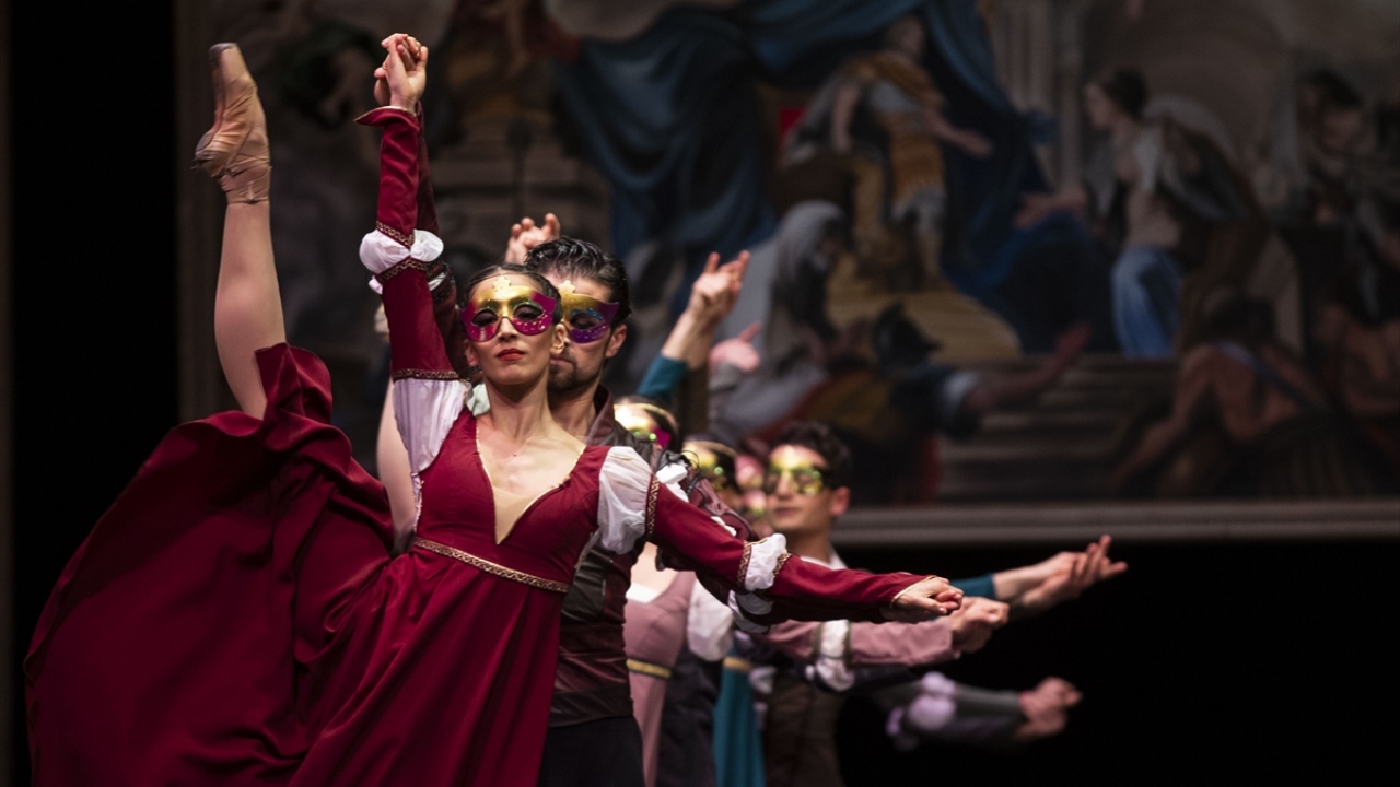 Eser Opera Sahnesi`nde yarın, 13 ve 25 Nisan`da sahnelenecek.