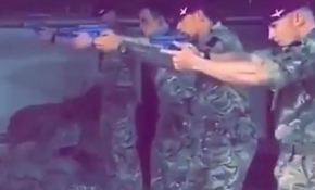 İngiltere'de askerlerden Jeremy Corbyn'in fotoğrafına atış talimi