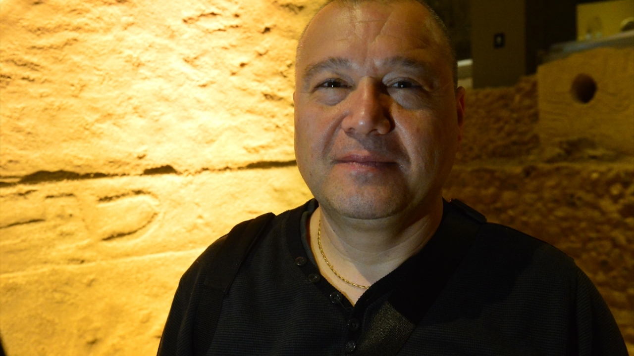 Ziyaretçilerden Burak Çevik de turizmin odağındaki bir şehirde müzelerin 7 gün 24 saat açık olması gerektiğini kaydetti.