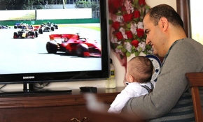 Görme engelli Formula 1 tutkunu