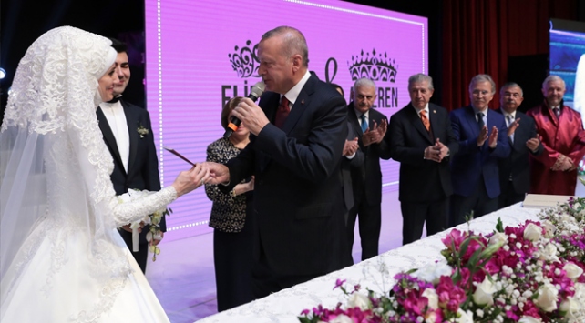 Cumhurbaşkanı Erdoğan nikah şahidi oldu