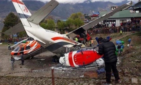 Küçük yolcu uçağı havalanamadan kaza yaptı