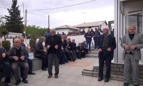 Batı Trakya'da halk geleneksel yağmur duasına çıktı