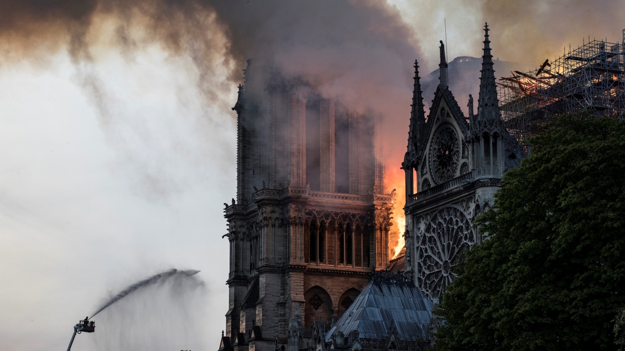 Çevre binalarda bulunanlar tahliye edildi