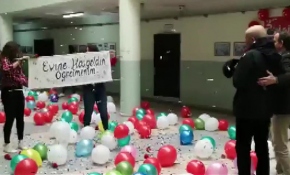 Kanseri yenen öğretmenlerini konfetilerle karşıladılar