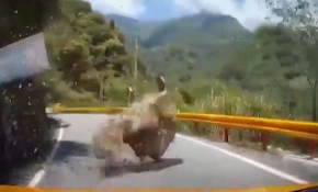 Tayvan'daki deprem sırasında yaşananlar kameralara yansıdı