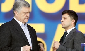 Poroşenko ile Zelenskiy seçim öncesi son kozlarını paylaştı