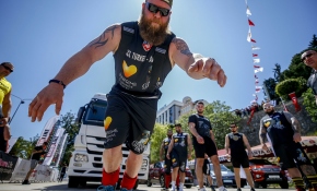 Dünyanın en güçlü adamları Alanya'da yarıştı