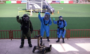 Bomba imha polislerinin zorlu eğitimi