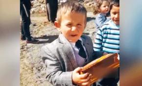 5 yaşındaki muhtar adayı çikolata dağıtma vaadini yerine getirdi