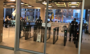 Terör örgütü yandaşlarından TRT World'ün Londra'daki binasına baskın